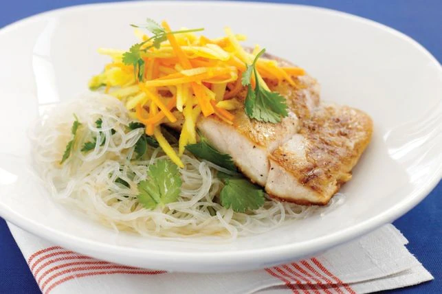Nile perch fillets with apple acar