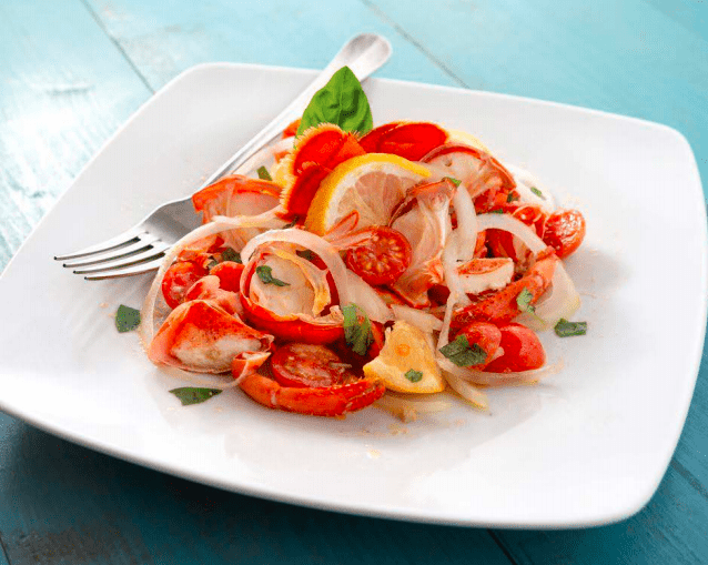 Tagliolini with lobster on burrata cream